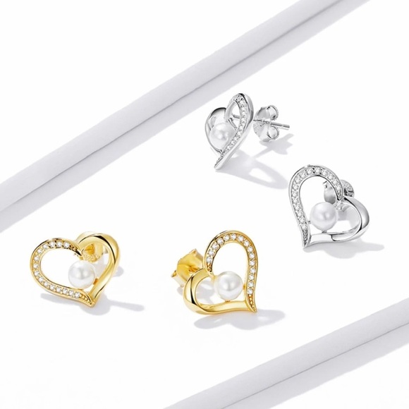 925 Sterling Silver Love Shell Pearl Stud Earrings with Clear CZ - Picture 3 of 6